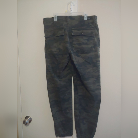Army green fitted pants - Picture 2 of 3